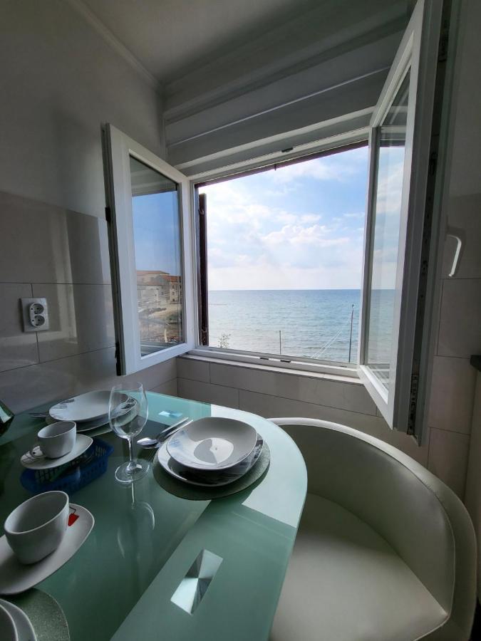 Apartman Dora With Sea View And Terrace Umag Exterior photo