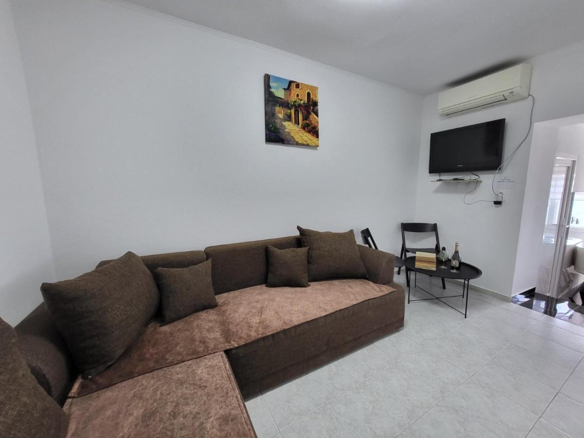 Apartman Dora With Sea View And Terrace Umag Exterior photo